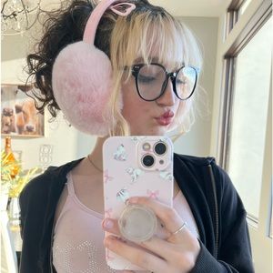 Meet your Posher, Anika